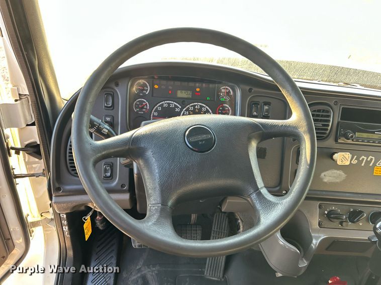 image for item KH9660 2013 Freightliner 108SD  utility / service truck