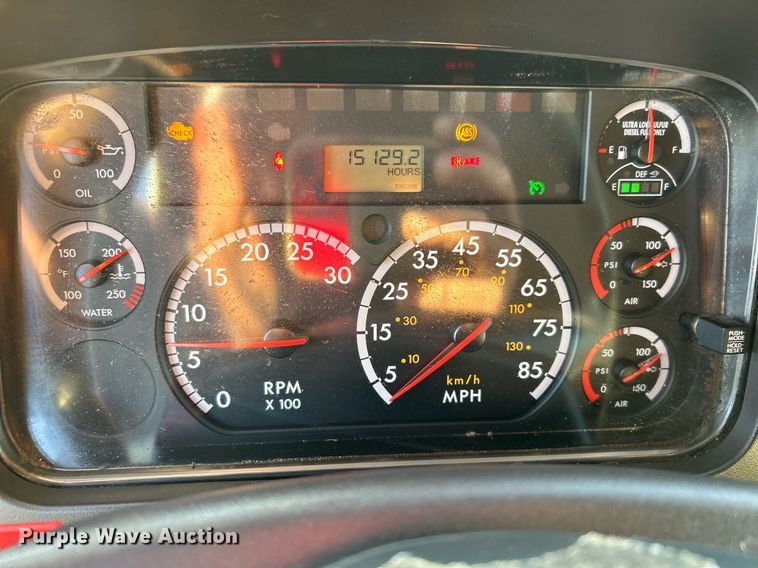 image for item KH9660 2013 Freightliner 108SD  utility / service truck