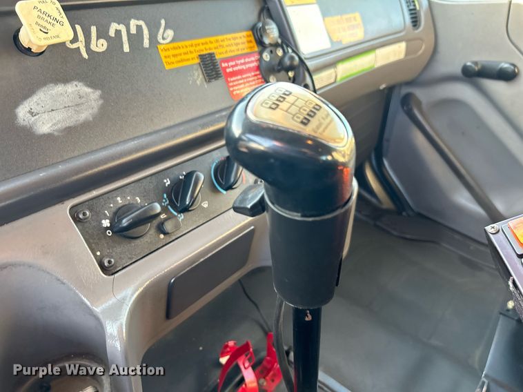 image for item KH9660 2013 Freightliner 108SD  utility / service truck