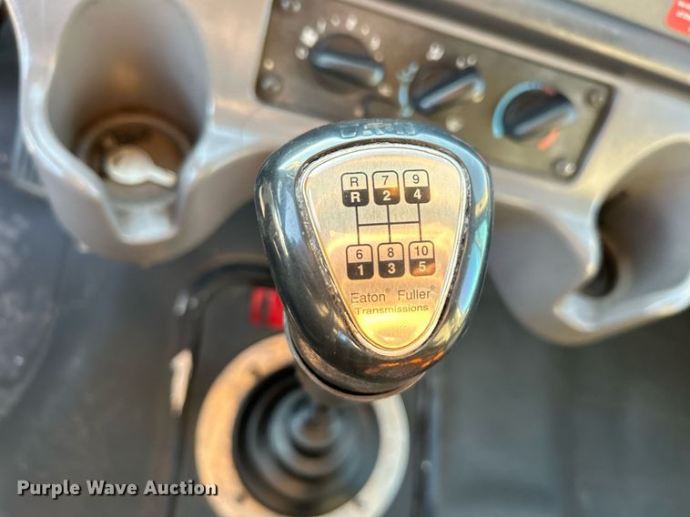 image for item KH9660 2013 Freightliner 108SD  utility / service truck