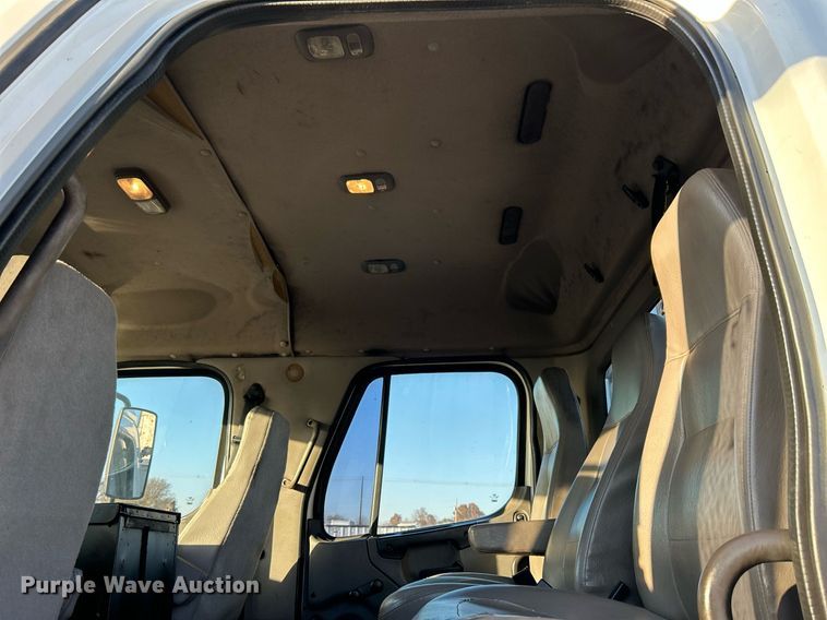 image for item KH9660 2013 Freightliner 108SD  utility / service truck