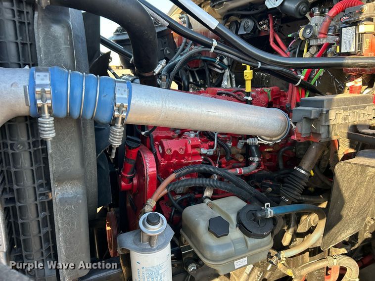 image for item KH9660 2013 Freightliner 108SD  utility / service truck