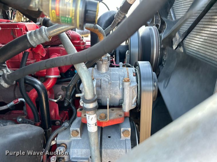 image for item KH9660 2013 Freightliner 108SD  utility / service truck