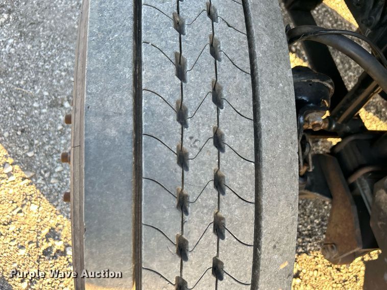 image for item KH9660 2013 Freightliner 108SD  utility / service truck