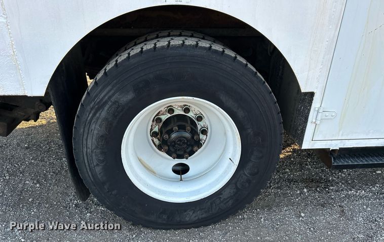 image for item KH9660 2013 Freightliner 108SD  utility / service truck