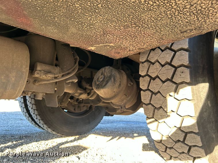 image for item KH9660 2013 Freightliner 108SD  utility / service truck