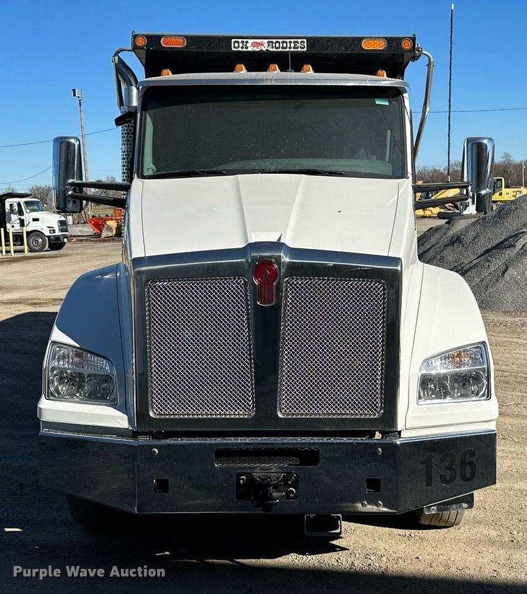 image for item KT9111 2021 Kenworth T880  dump truck