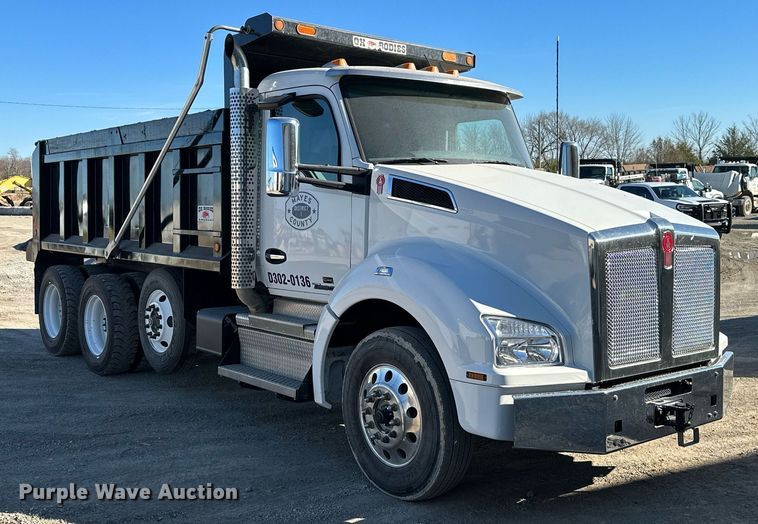 image for item KT9111 2021 Kenworth T880  dump truck