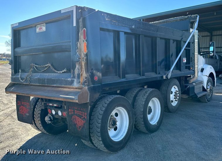 image for item KT9111 2021 Kenworth T880  dump truck