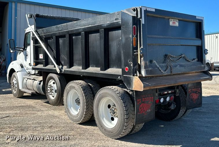 image for item KT9111 2021 Kenworth T880  dump truck