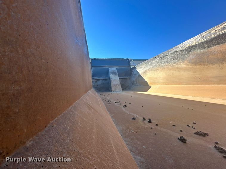 image for item KT9111 2021 Kenworth T880  dump truck