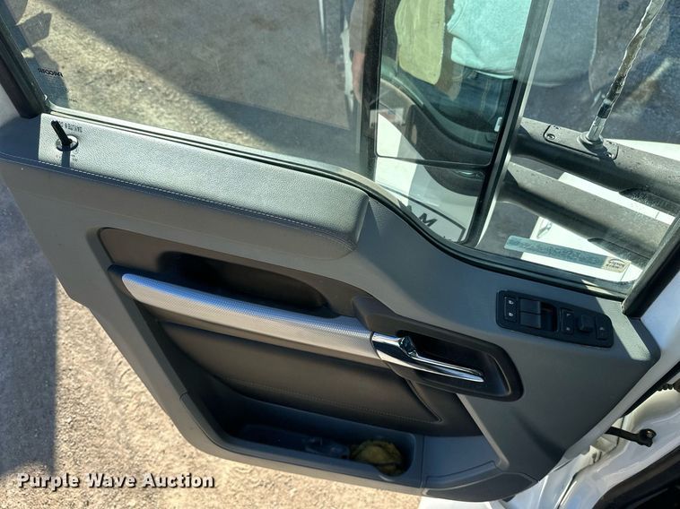 image for item KT9111 2021 Kenworth T880  dump truck