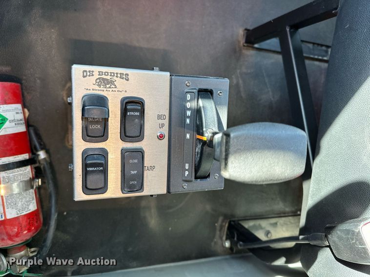 image for item KT9111 2021 Kenworth T880  dump truck