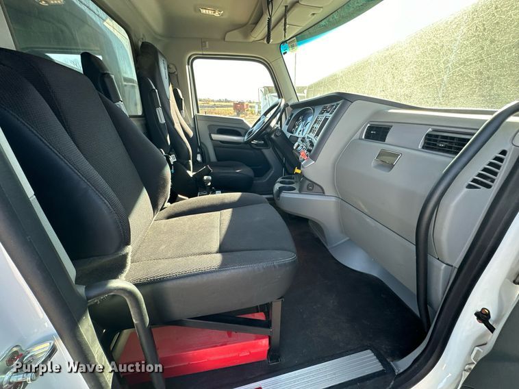 image for item KT9111 2021 Kenworth T880  dump truck