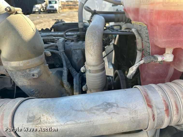 image for item KT9111 2021 Kenworth T880  dump truck