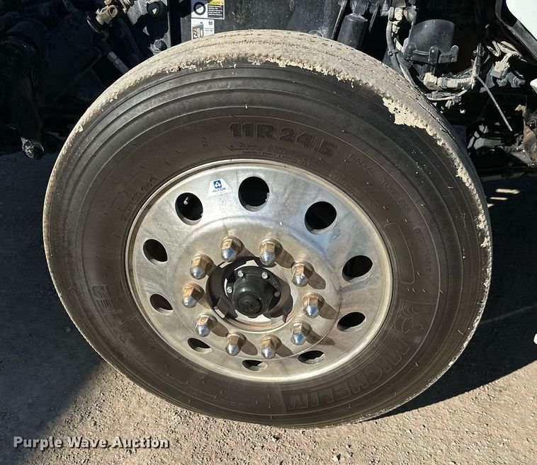 image for item KT9111 2021 Kenworth T880  dump truck