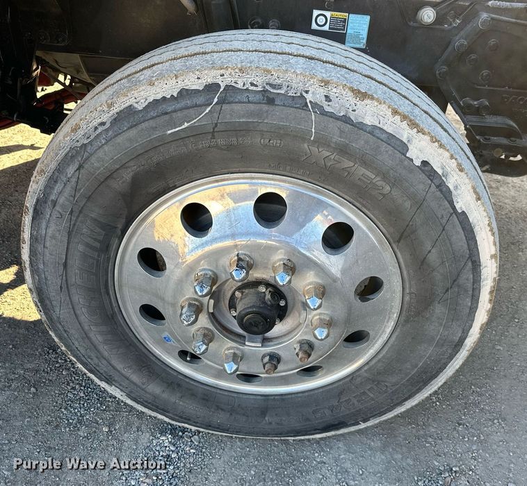 image for item KT9111 2021 Kenworth T880  dump truck