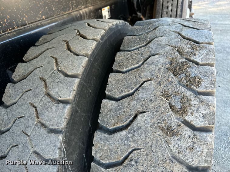 image for item KT9111 2021 Kenworth T880  dump truck