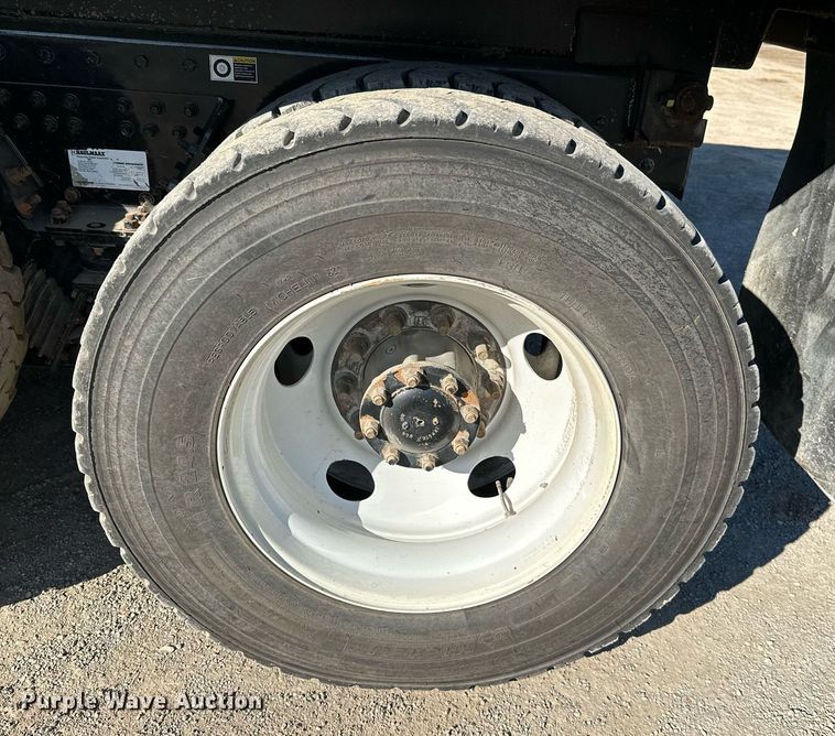 image for item KT9111 2021 Kenworth T880  dump truck