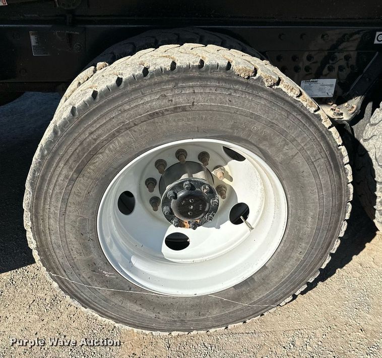 image for item KT9111 2021 Kenworth T880  dump truck