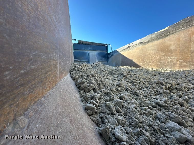 image for item KT9112 2021 Kenworth T880  dump truck