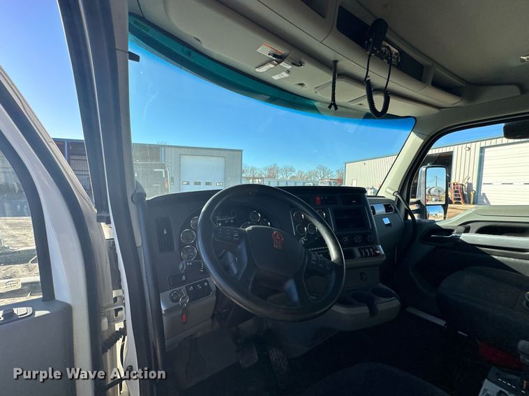 image for item KT9112 2021 Kenworth T880  dump truck