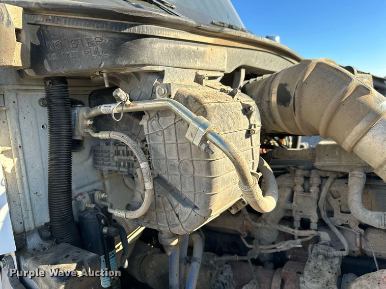 image for item KT9112 2021 Kenworth T880  dump truck