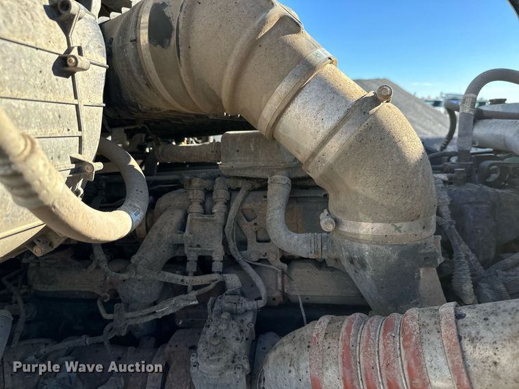 image for item KT9112 2021 Kenworth T880  dump truck