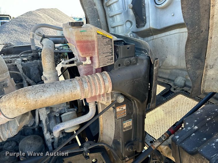 image for item KT9112 2021 Kenworth T880  dump truck