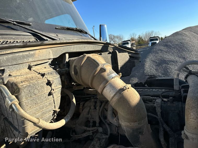 image for item KT9112 2021 Kenworth T880  dump truck