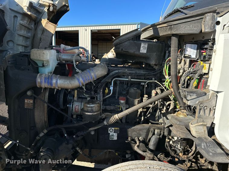 image for item KT9112 2021 Kenworth T880  dump truck