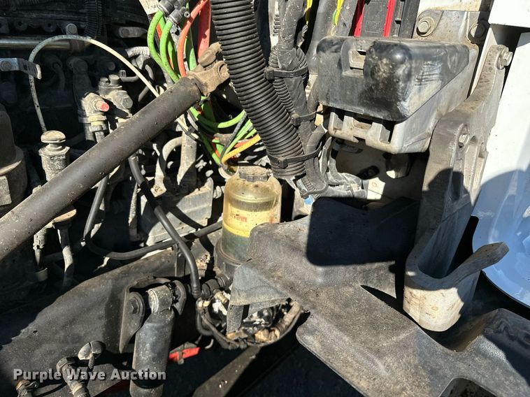 image for item KT9112 2021 Kenworth T880  dump truck