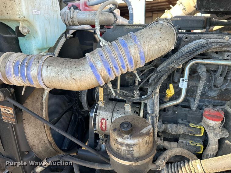 image for item KT9112 2021 Kenworth T880  dump truck