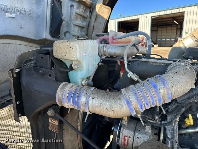 image for item KT9112 2021 Kenworth T880  dump truck