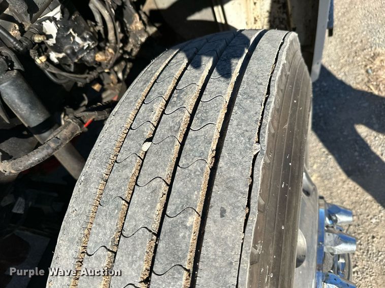 image for item KT9112 2021 Kenworth T880  dump truck