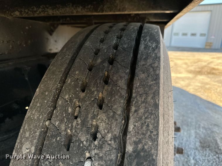 image for item KT9112 2021 Kenworth T880  dump truck