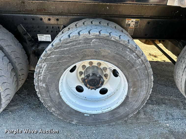 image for item KT9112 2021 Kenworth T880  dump truck