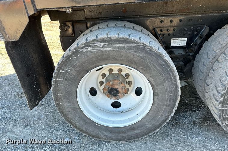 image for item KT9112 2021 Kenworth T880  dump truck