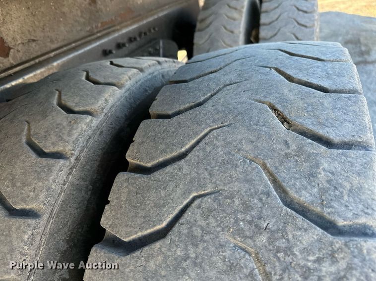 image for item KT9112 2021 Kenworth T880  dump truck