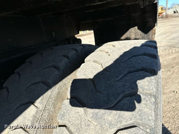 image for item KT9112 2021 Kenworth T880  dump truck