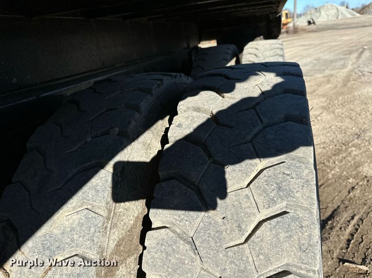 image for item KT9112 2021 Kenworth T880  dump truck