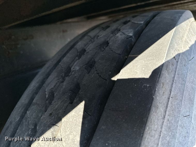 image for item KT9112 2021 Kenworth T880  dump truck