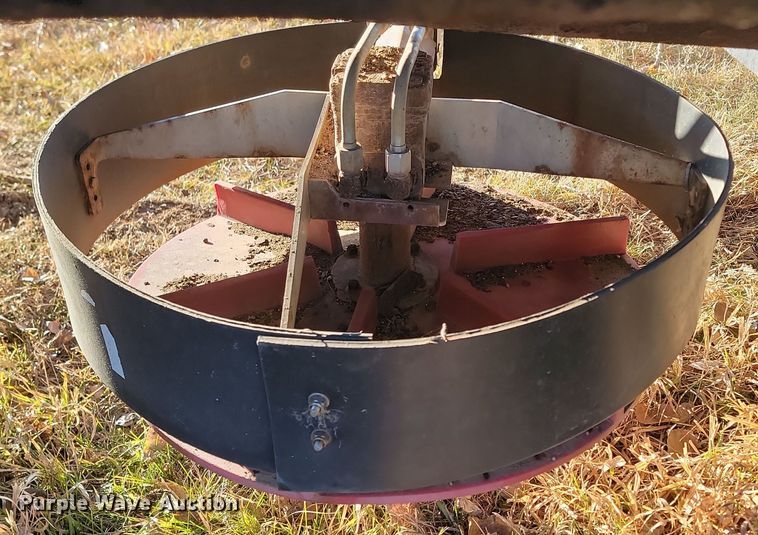 image for item KT9957 2004 International 7400  spreader truck