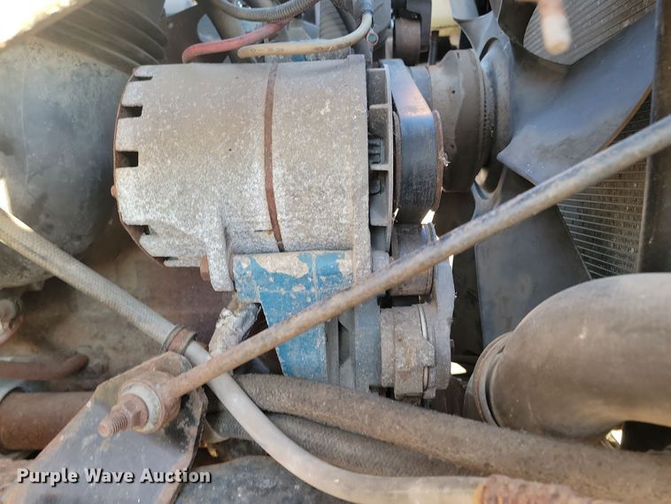 image for item KT9957 2004 International 7400  spreader truck