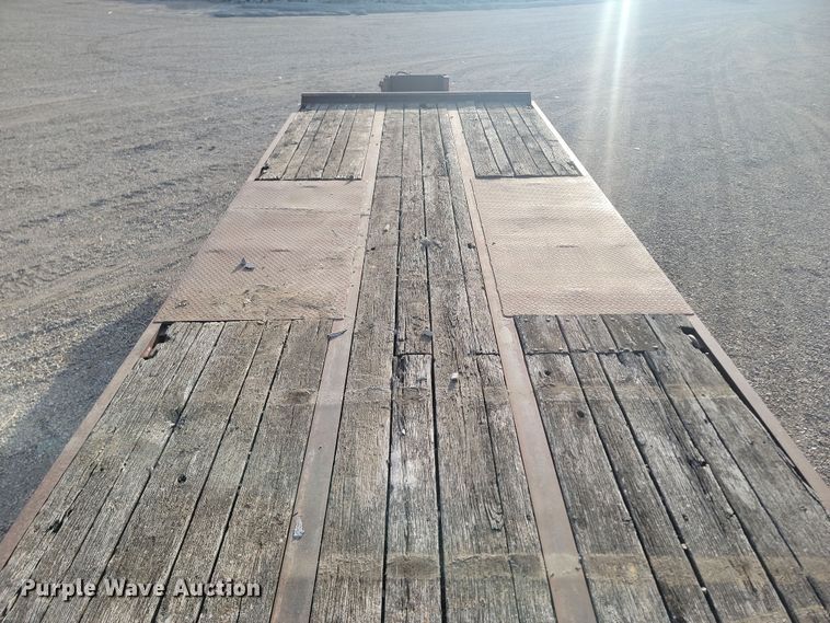 image for item KT9974 1989 Trail King TKT24-2400  tilt deck equipment trailer