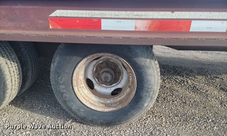 image for item KT9974 1989 Trail King TKT24-2400  tilt deck equipment trailer