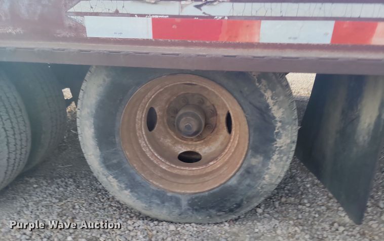 image for item KT9974 1989 Trail King TKT24-2400  tilt deck equipment trailer