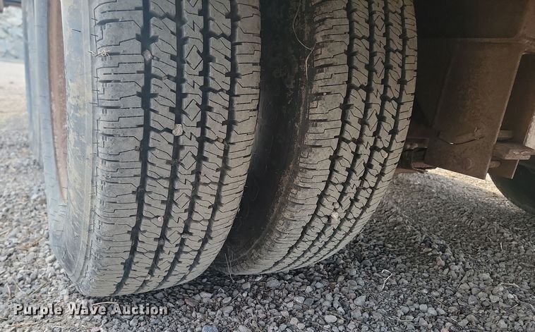 image for item KT9974 1989 Trail King TKT24-2400  tilt deck equipment trailer