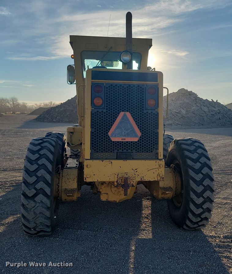 image for item KT9976 1985 Caterpillar 140G  motor grader