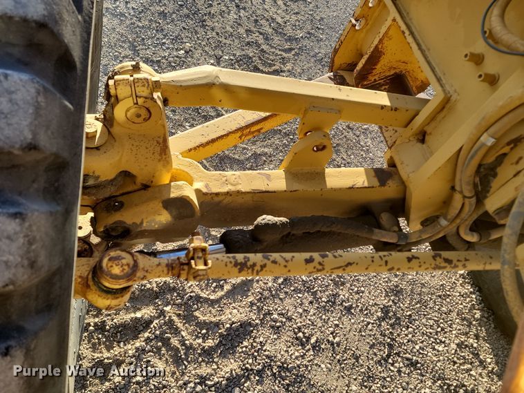 image for item KT9976 1985 Caterpillar 140G  motor grader